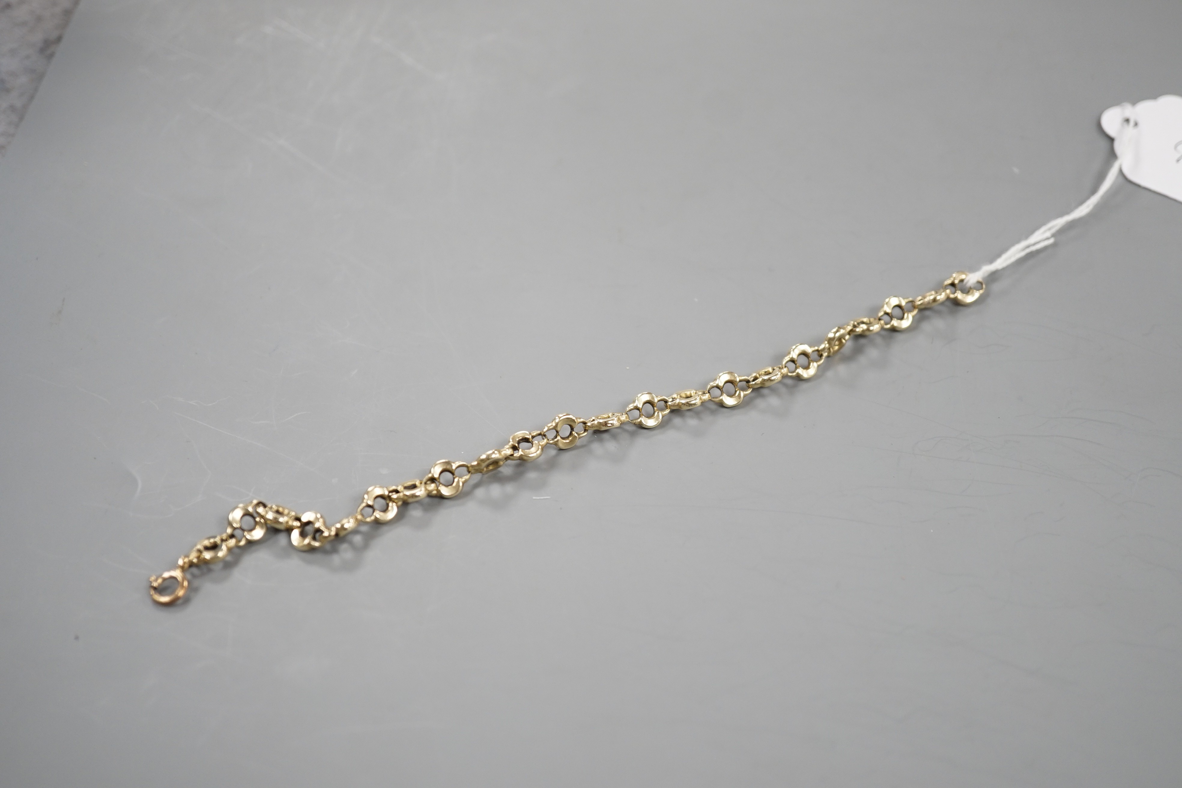 A 9ct shaped link bracelet, 20.5cm, 10.4 grams.
